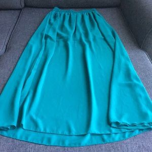 High waisted emerald green maxi skirt | size S